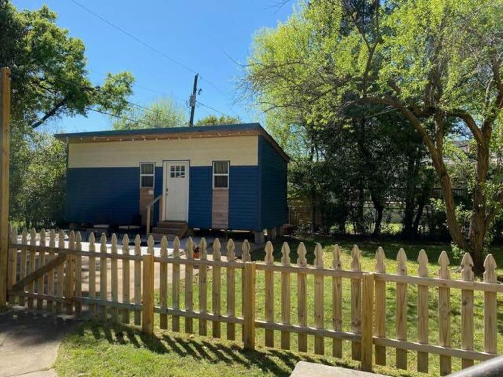 Columbus First Tiny House Amenities & Charm Villa Exterior photo